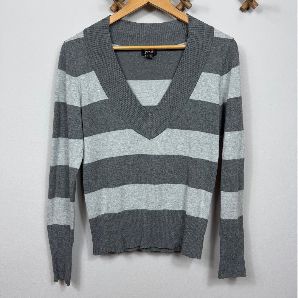 Love Lola Juniors/ Women's Striped V Neck Pullover Sweater Size M